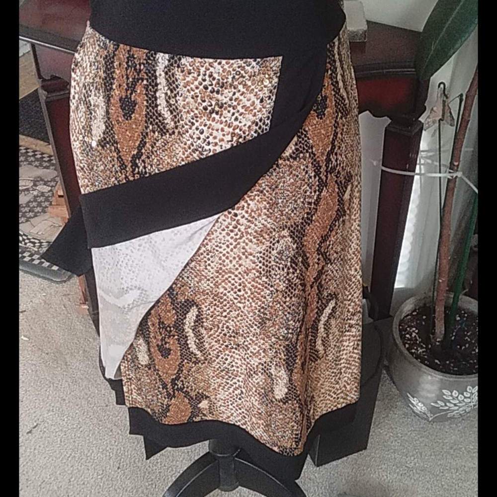 Dress - Picture 2 of 4